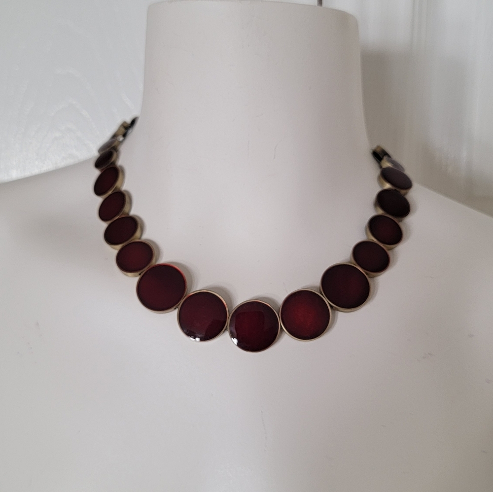 STATEMENT NECKLACE